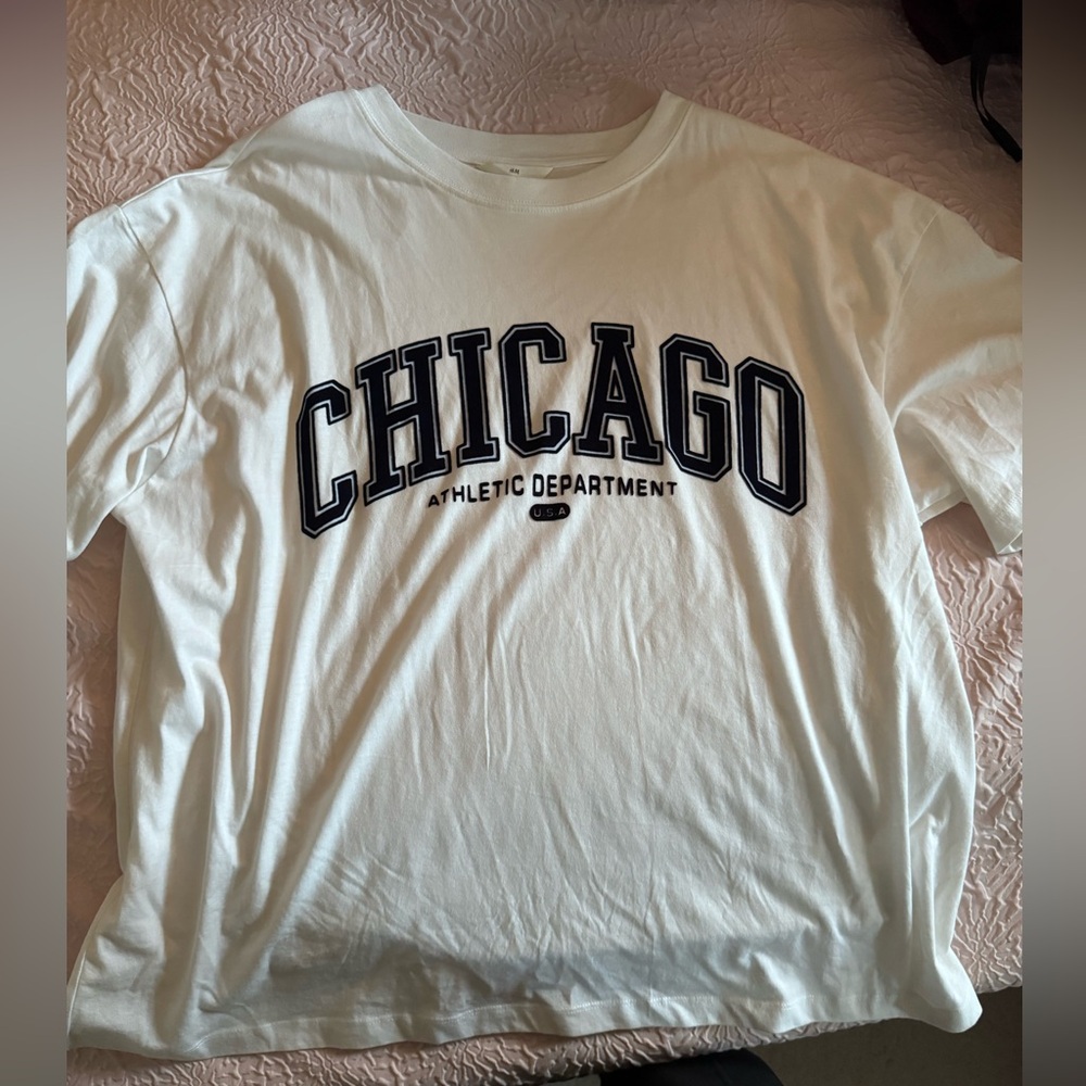 H&M White Graphic Tee, size large